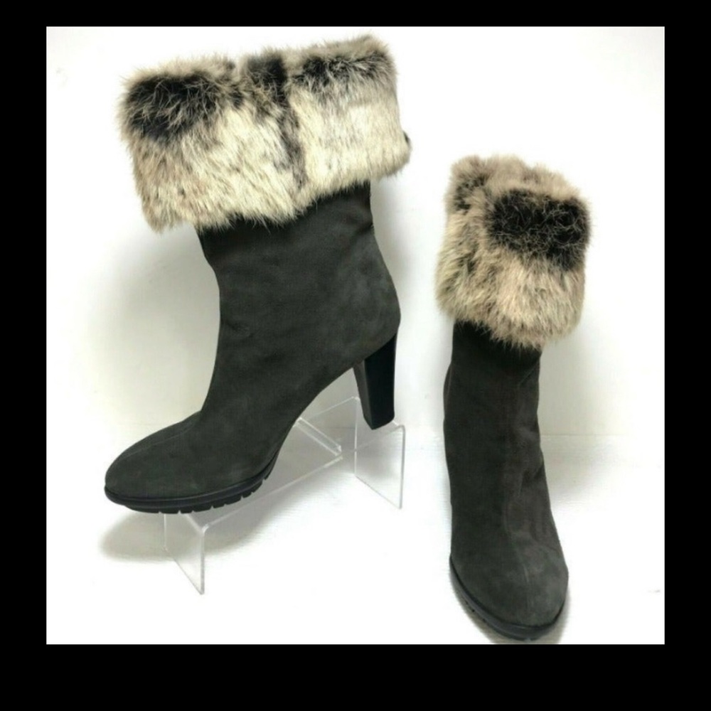 Genuine suede Aquatalia boots.Great condition. Beautiful with real fur lined